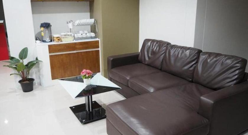 Regent Room Hotel Surat Thani Exterior photo