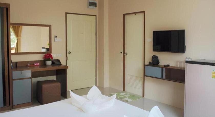 Regent Room Hotel Surat Thani Exterior photo